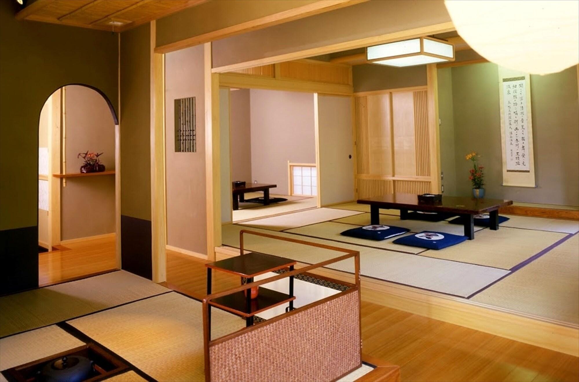 Hazu Bekkan Shinshiro Exterior photo